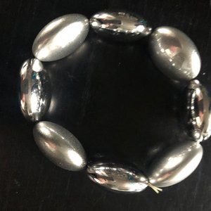 Stretchy Shiny bracelet silver-toned oval beads